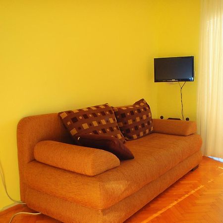 Apartments Roko Tisno Esterno foto