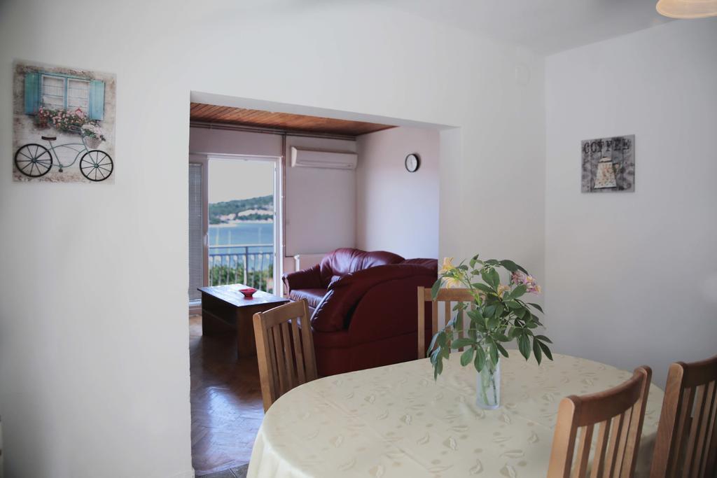 Apartments Roko Tisno Esterno foto