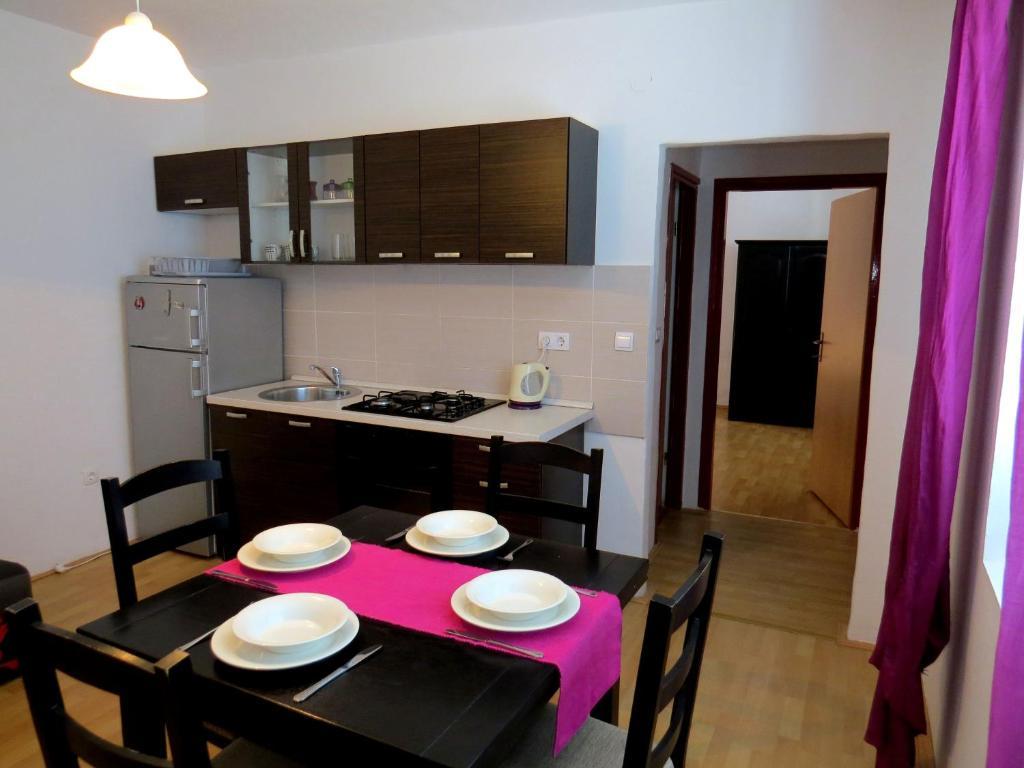 Apartments Roko Tisno Esterno foto